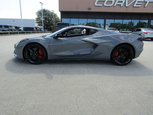 Used 2025 Chevrolet Corvette E-Ray w/ Stealth Interior Trim Package AWD/4WD image 8