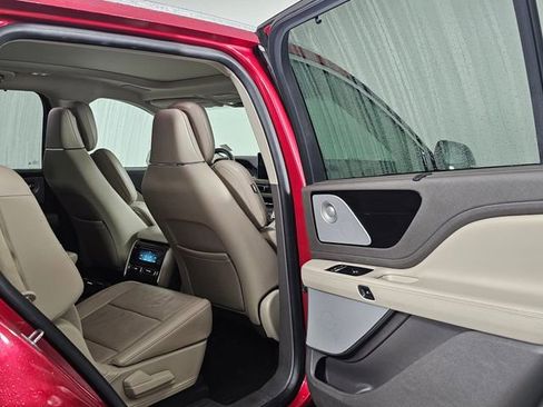 Used 2020 Lincoln Aviator Reserve w/ Equipment Group 201A image 17