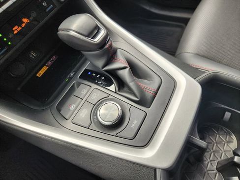 Used 2025 Toyota RAV4 XSE w/ Premium Package AWD/4WD image 19