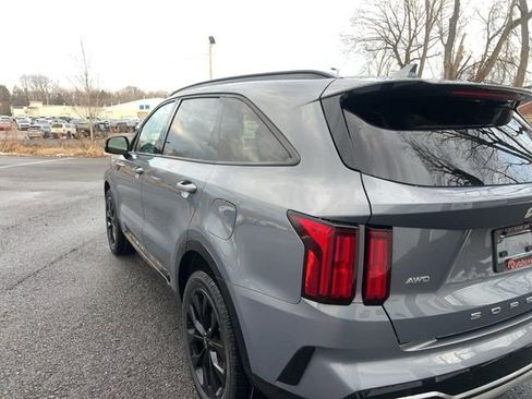 Used 2022 Kia Sorento SX image 3