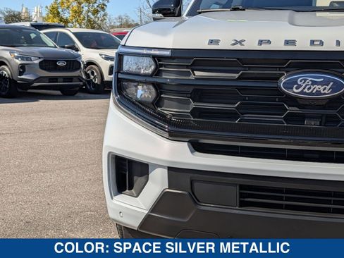 Used 2025 Ford Expedition Active image 9