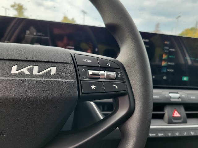 New 2026 Kia K4 FWD image 16