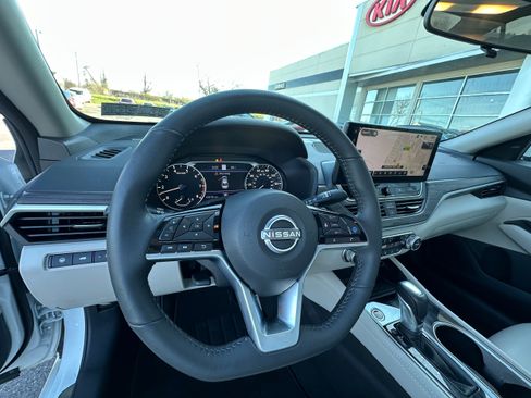 Used 2025 Nissan Altima 2.5 SL image 23