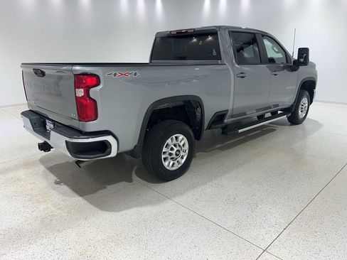 Used 2025 Chevrolet Silverado 2500 LT w/ Convenience Package AWD/4WD image 5