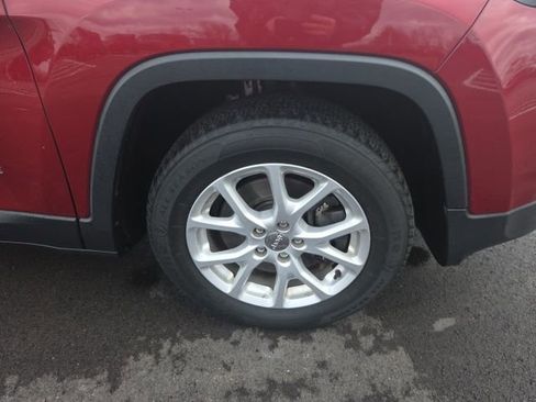 Used 2015 Jeep Cherokee Latitude w/ Cold Weather Group image 2