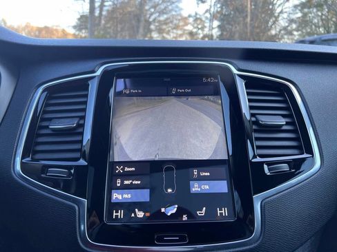 Used 2017 Volvo XC90 T6 Momentum w/ Vision Package AWD/4WD image 18