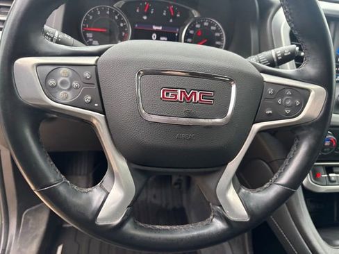Used 2023 GMC Acadia SLT w/ Preferred Package image 18