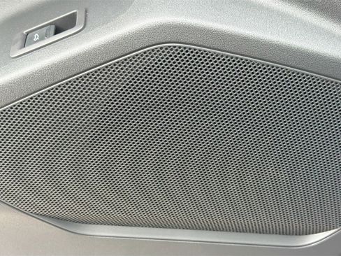 New 2025 Audi Q6 e-tron Premium Plus image 23