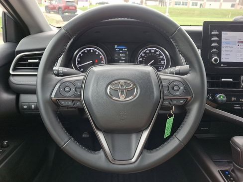 Used 2024 Toyota Camry SE image 20