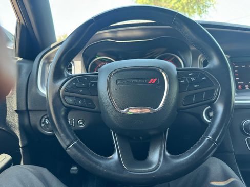Used 2020 Dodge Charger SXT RWD image 13