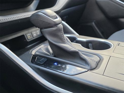 Used 2023 Toyota Highlander LE image 24