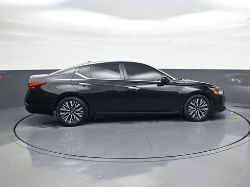 Used 2023 Nissan Altima 2.5 SV w/ SV Premium Package FWD image 8