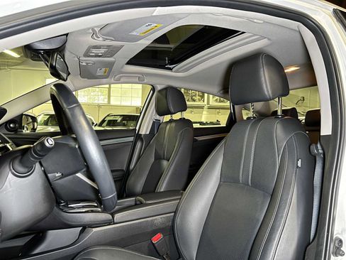 Used 2018 Honda Civic Touring image 23