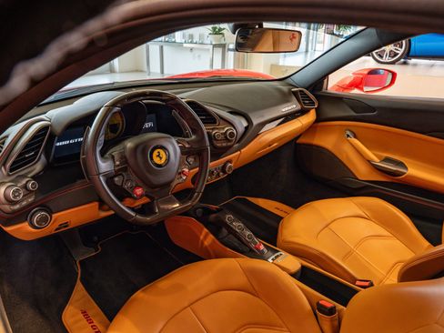 Certified 2017 Ferrari 488 GTB RWD image 9