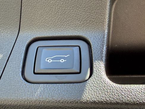 Used 2020 GMC Acadia SLT w/ Premium Package image 11