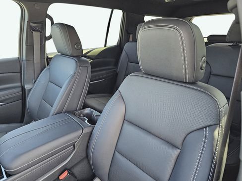 New 2026 Chevrolet Traverse LT w/ Driver Confidence Package FWD image 12
