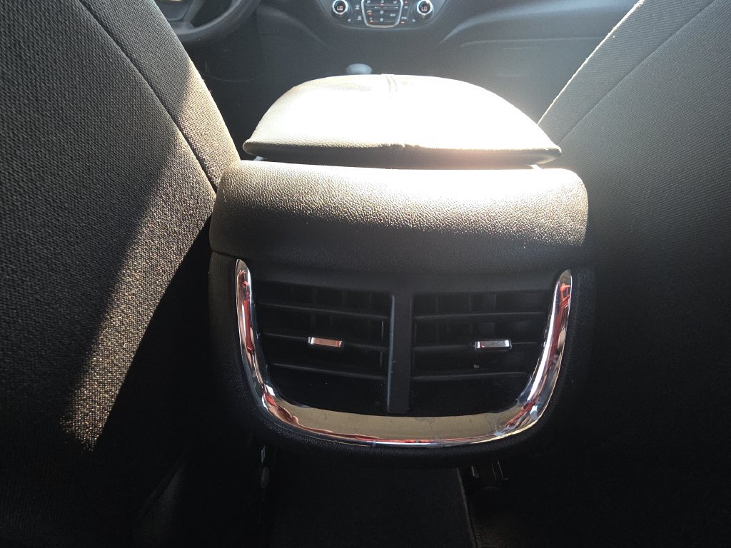 Used 2023 Chevrolet Malibu LT FWD image 30
