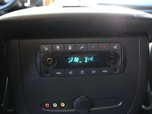 Used 2014 Chevrolet Suburban LT AWD/4WD image 35