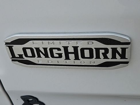 Used 2025 RAM 1500 Limited AWD/4WD image 16