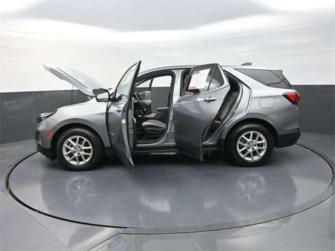 Used 2023 Chevrolet Equinox LT image 38