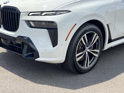 Used 2024 BMW X7 xDrive40i w/ M Sport Package AWD/4WD image 7