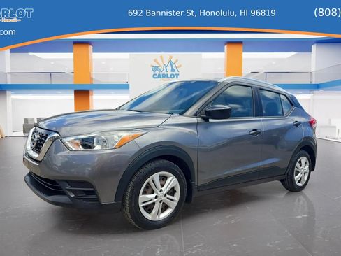 Used 2018 Nissan Kicks S FWD image 2
