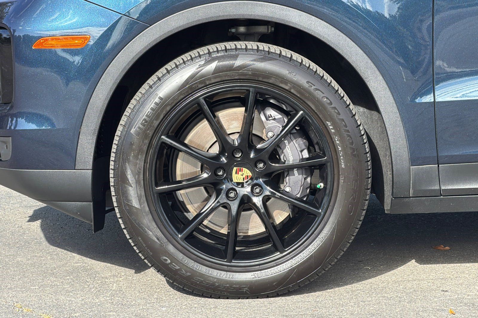 Used 2024 Porsche Cayenne Coupe AWD/4WD image 37