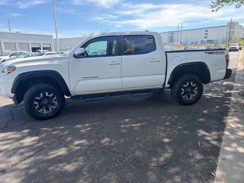 Used 2021 Toyota Tacoma TRD Off-Road w/ Technology Package image 6