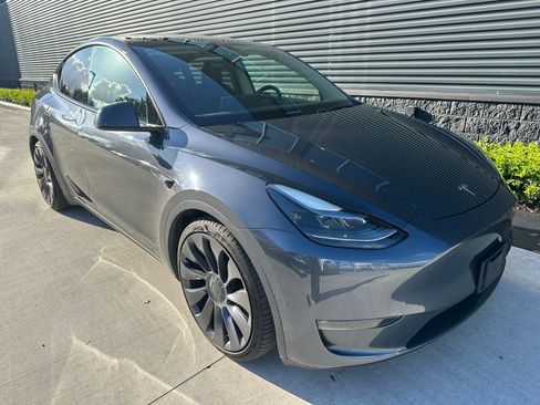 Used 2021 Tesla Model Y Performance image 15