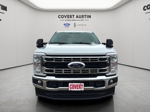 Certified 2025 Ford F250 XLT w/ FX4 Off-Road Package AWD/4WD image 9