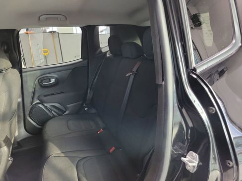 Used 2019 Jeep Renegade Latitude image 34