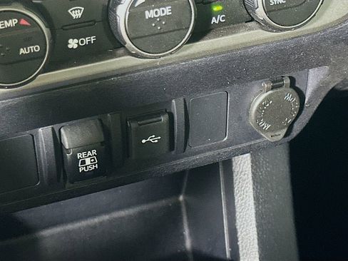 Used 2022 Toyota Tacoma SR5 w/ Technology Package RWD image 30