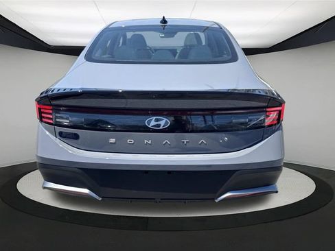 Certified 2025 Hyundai Sonata SE FWD image 4