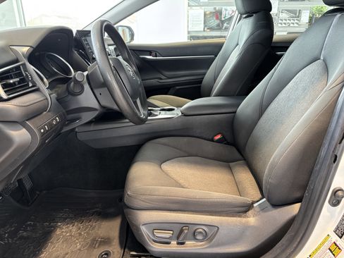 Used 2023 Toyota Camry LE image 10