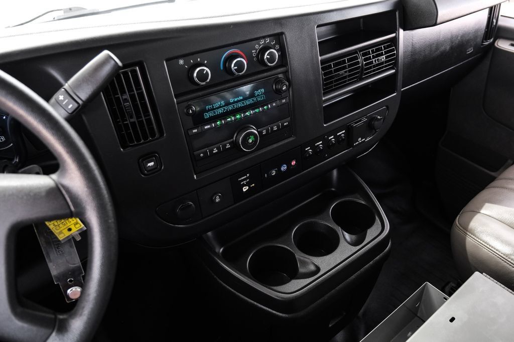 Used 2017 Chevrolet Express 2500 RWD image 16
