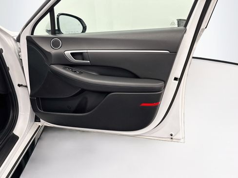 Used 2025 Hyundai Sonata SEL FWD image 32
