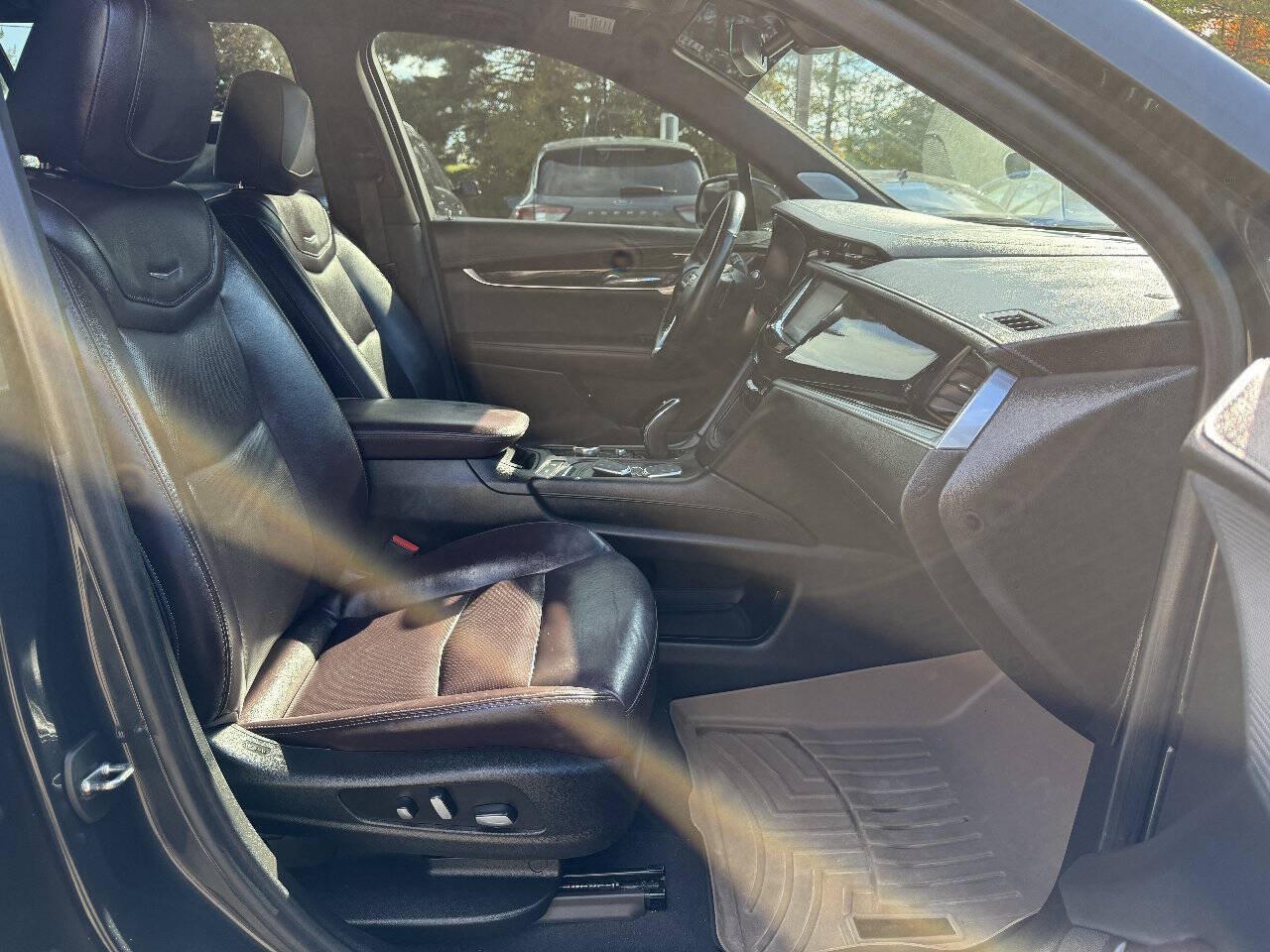 Used 2022 Cadillac XT6 Premium Luxury AWD/4WD image 13