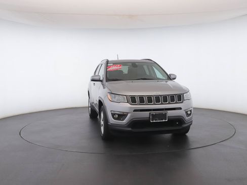Certified 2019 Jeep Compass Latitude w/ Popular Equipment Group AWD/4WD image 32