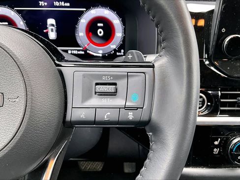 Used 2024 Nissan Pathfinder Platinum w/ Cargo Package image 22