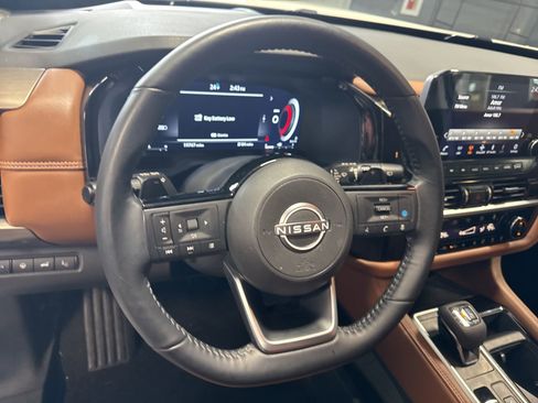 Certified 2024 Nissan Pathfinder Platinum w/ Lighting Package (N93) image 7