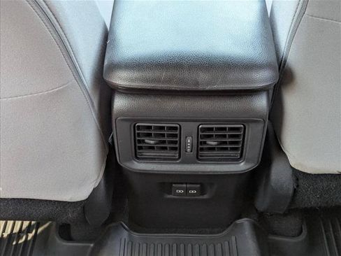 Used 2022 Toyota RAV4 XLE w/ Convenience Package AWD/4WD image 16
