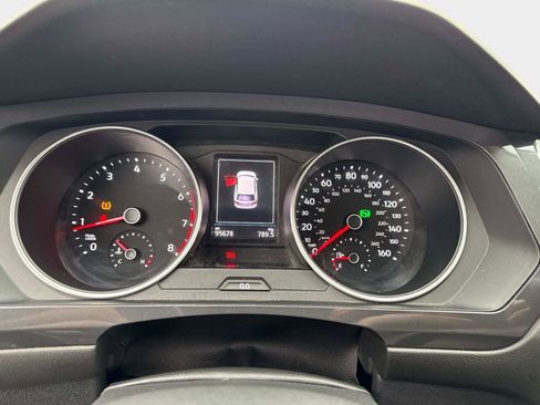 Used 2020 Volkswagen Tiguan SE image 29