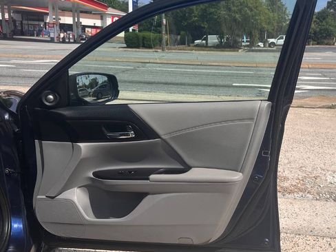 Used 2015 Honda Accord EX-L image 16