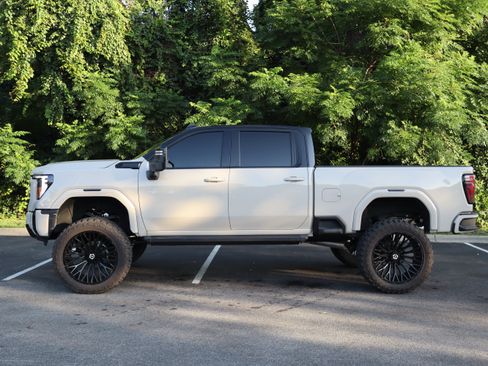 Used 2026 GMC Sierra 2500 AT4 w/ AT4 Premium Plus Package AWD/4WD image 6