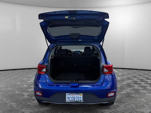 Used 2022 Hyundai Venue SEL image 9