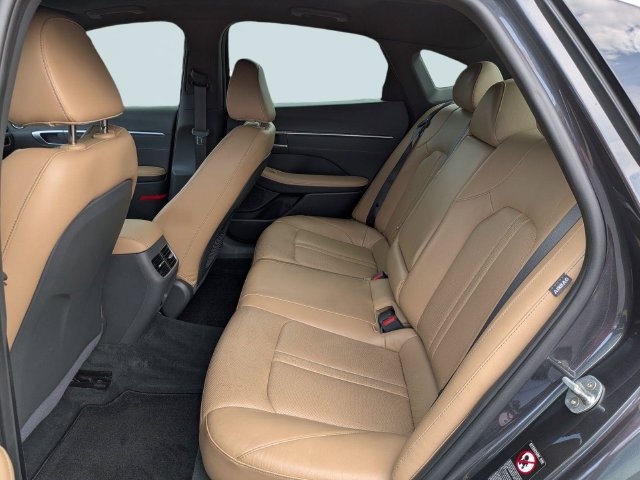 Used 2021 Hyundai Sonata Limited w/ Preferred Accessory Package FWD image 12