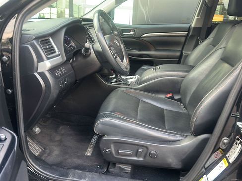 Used 2019 Toyota Highlander Limited AWD/4WD image 7