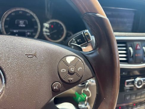 Used 2013 Mercedes-Benz E 350 4MATIC Sedan image 31