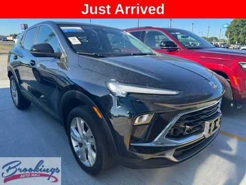 Used 2024 Buick Encore GX Preferred w/ Comfort Package AWD/4WD image 1