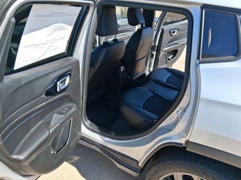 New 2026 Jeep Compass Latitude image 14